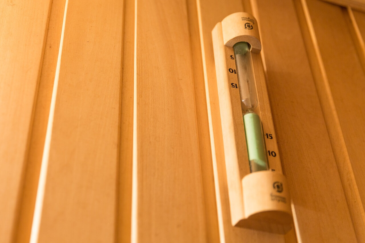 ᐅ Wie oft und wie lange sollte man in die Sauna gehen? Gesund und Fit leben ᐅ Wie oft und wie lange sollte man in die Sauna gehen? Gesund und Fit leben